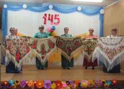 Пиринемской основной школе №9 145 лет