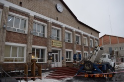 ЧАСЫ УКРАСИЛИ ЗДАНИЕ ДНТ