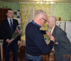 ВРУЧЕНИЕ ЮБИЛЕЙНЫХ МЕДАЛЕЙ ВЕТЕРАНАМ ПИНЕЖСКОГО РАЙОНА